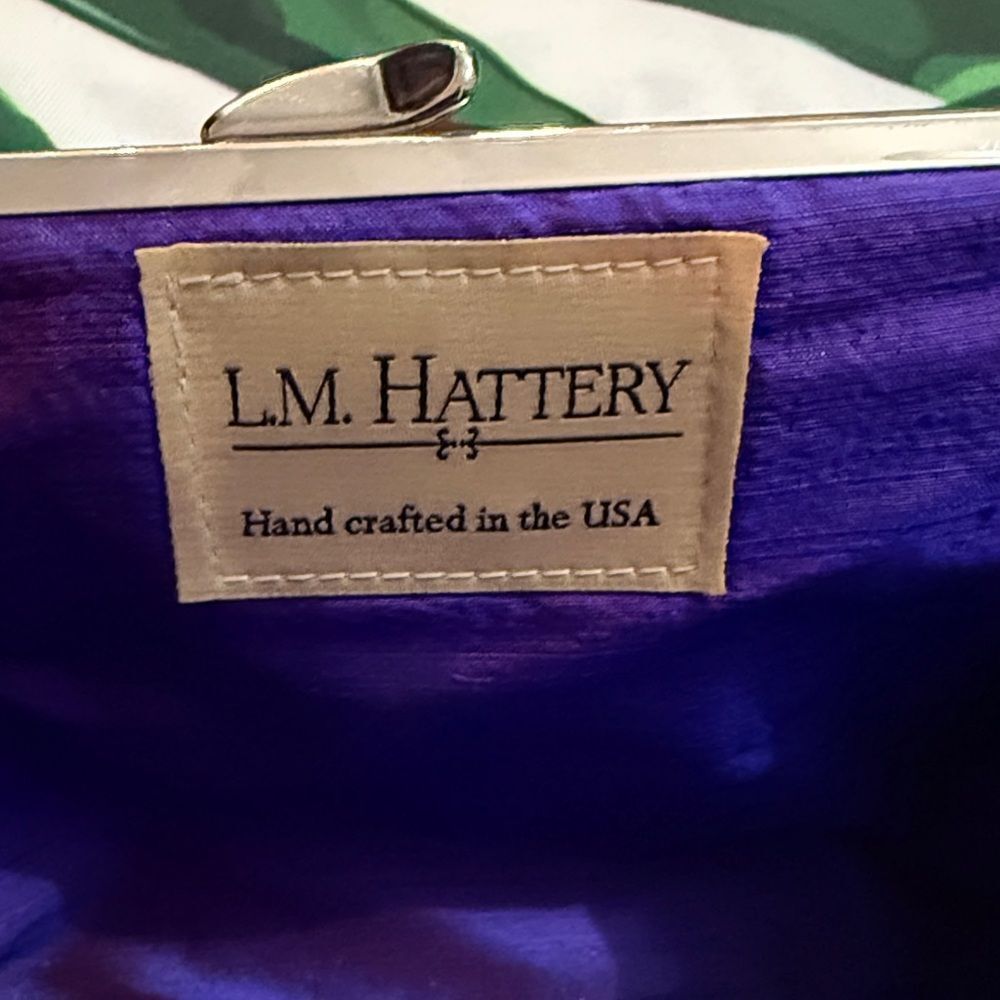 * Chic Brown Clutch with Floral Embroidery - Picture 10 of 11